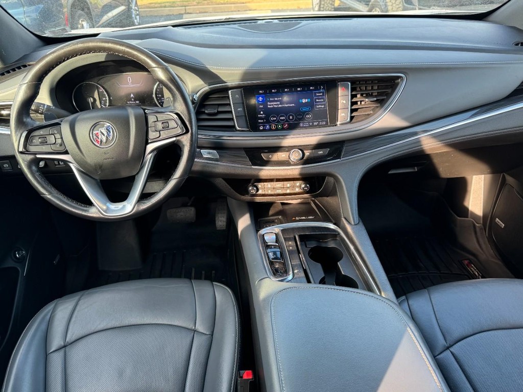 Buick Enclave Vehicle Full-screen Gallery Image 12