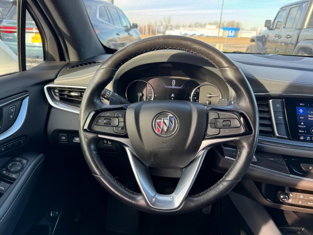 Buick Enclave Vehicle Full-screen Gallery Image 13