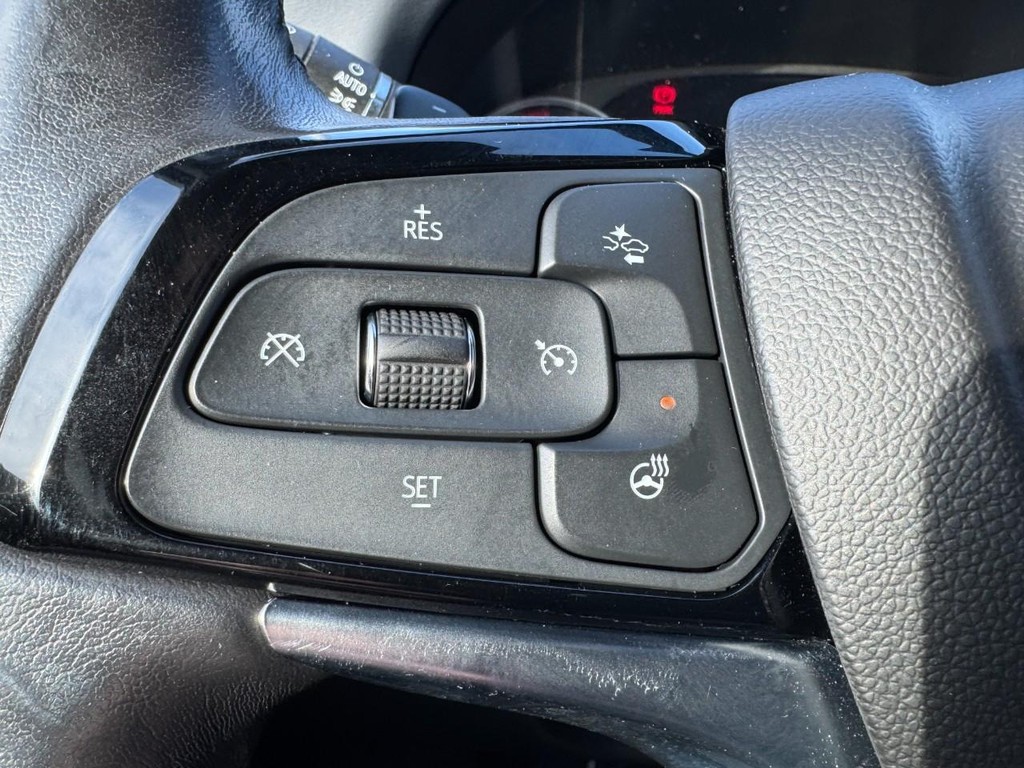 Buick Enclave Vehicle Full-screen Gallery Image 17