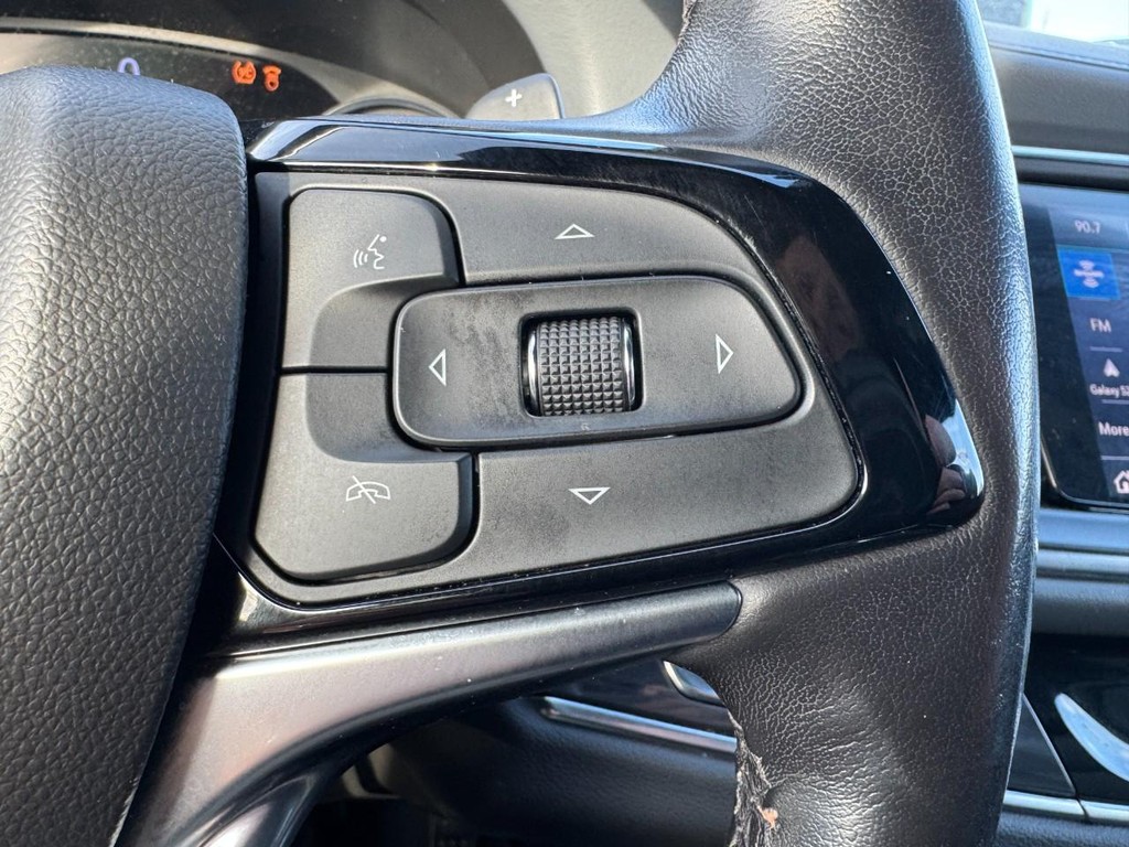 Buick Enclave Vehicle Full-screen Gallery Image 18