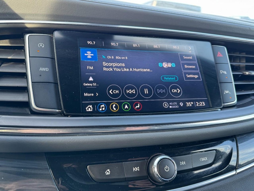 Buick Enclave Vehicle Full-screen Gallery Image 20