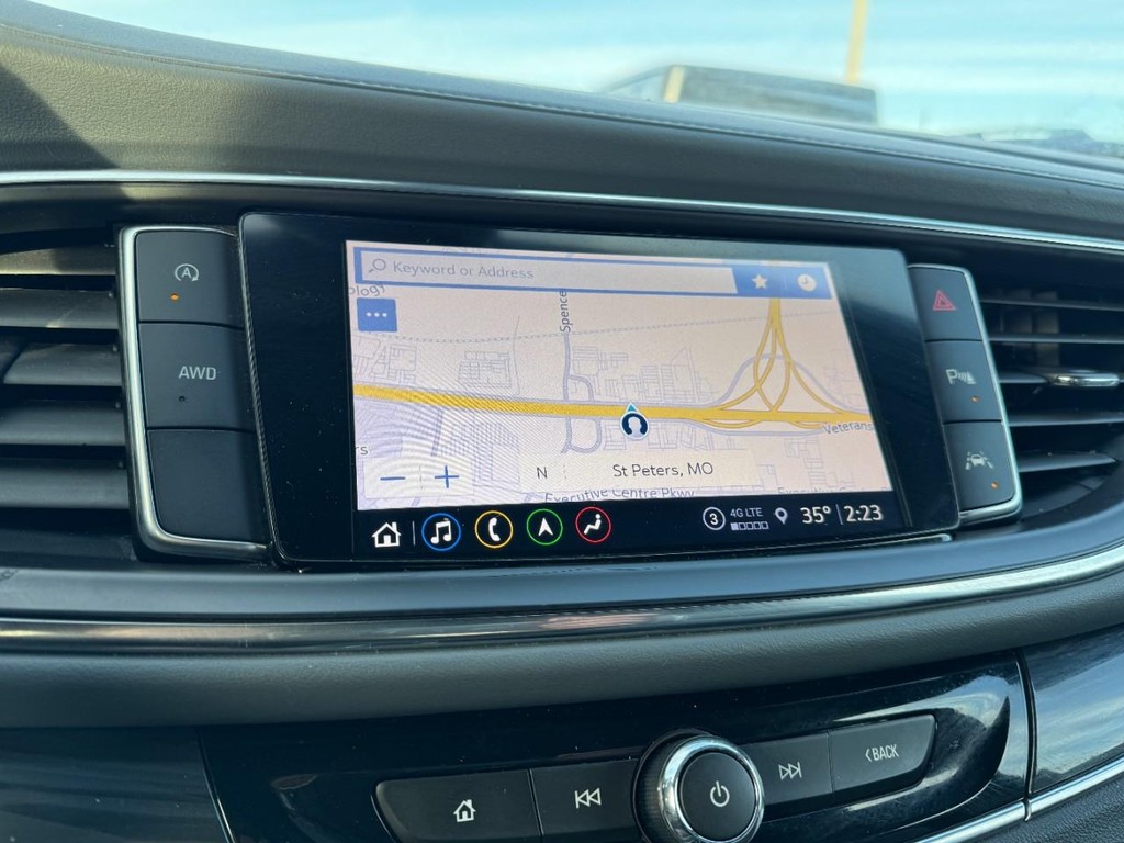 Buick Enclave Vehicle Full-screen Gallery Image 21