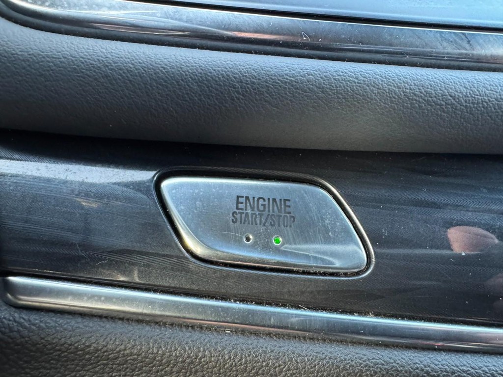 Buick Enclave Vehicle Full-screen Gallery Image 23