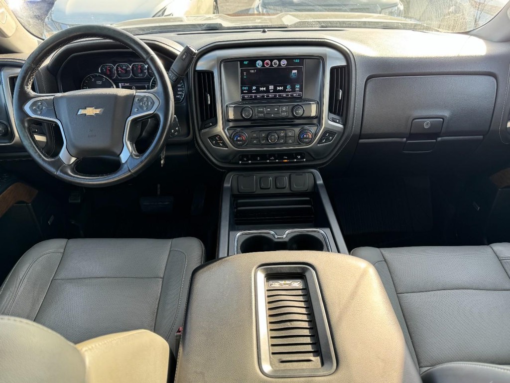 Chevrolet Silverado 2500HD Vehicle Full-screen Gallery Image 11