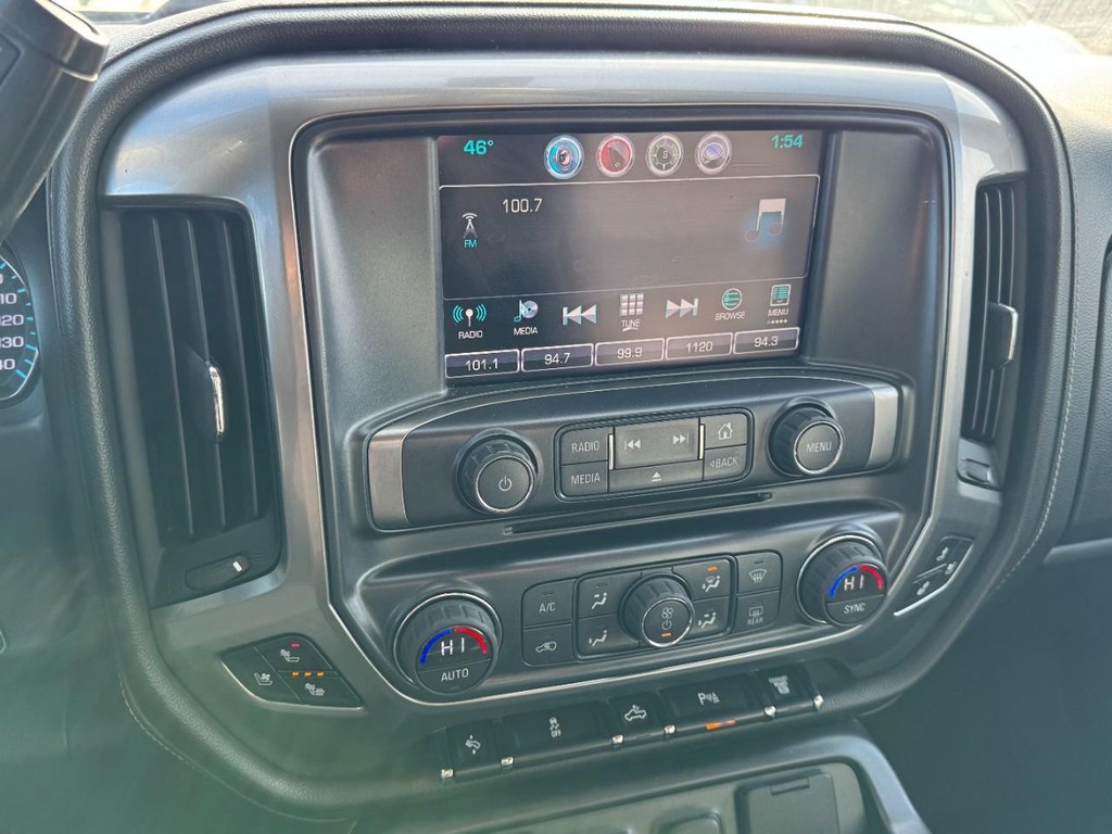 Chevrolet Silverado 2500HD Vehicle Full-screen Gallery Image 19