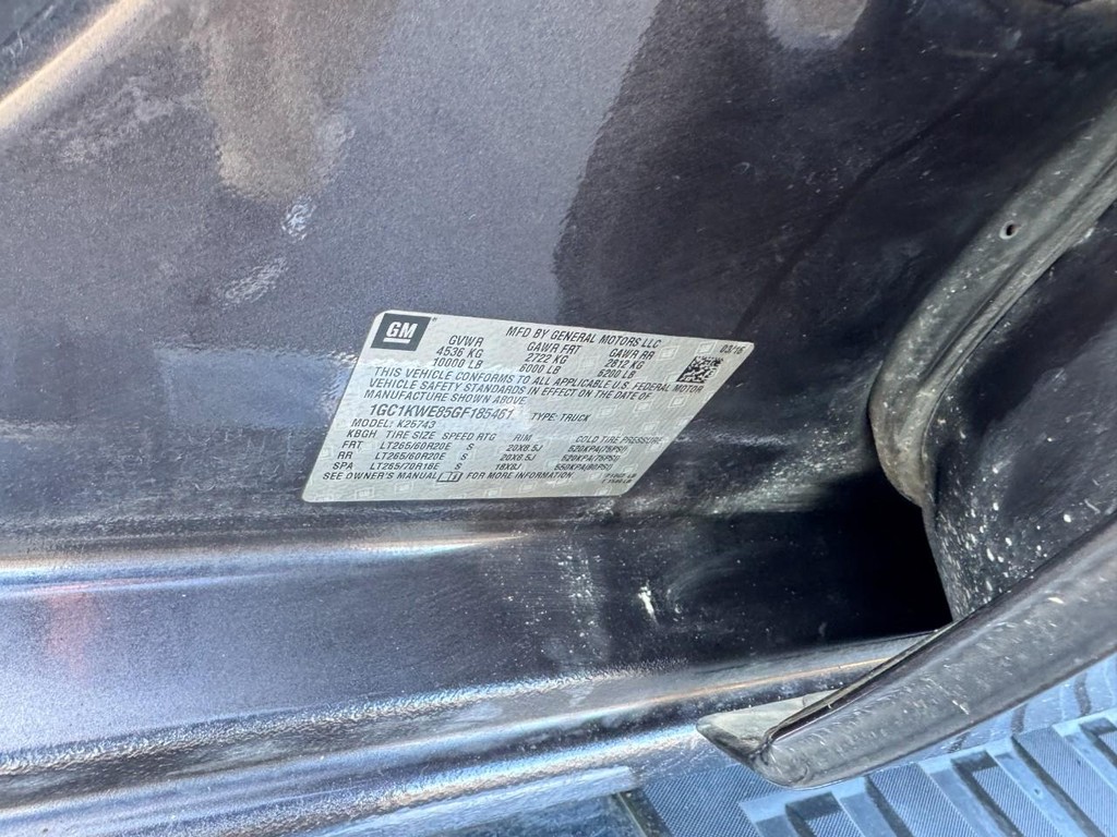 Chevrolet Silverado 2500HD Vehicle Full-screen Gallery Image 24