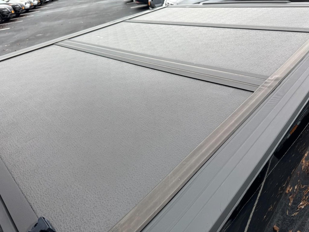 Chevrolet Silverado 1500 LTD Vehicle Full-screen Gallery Image 06