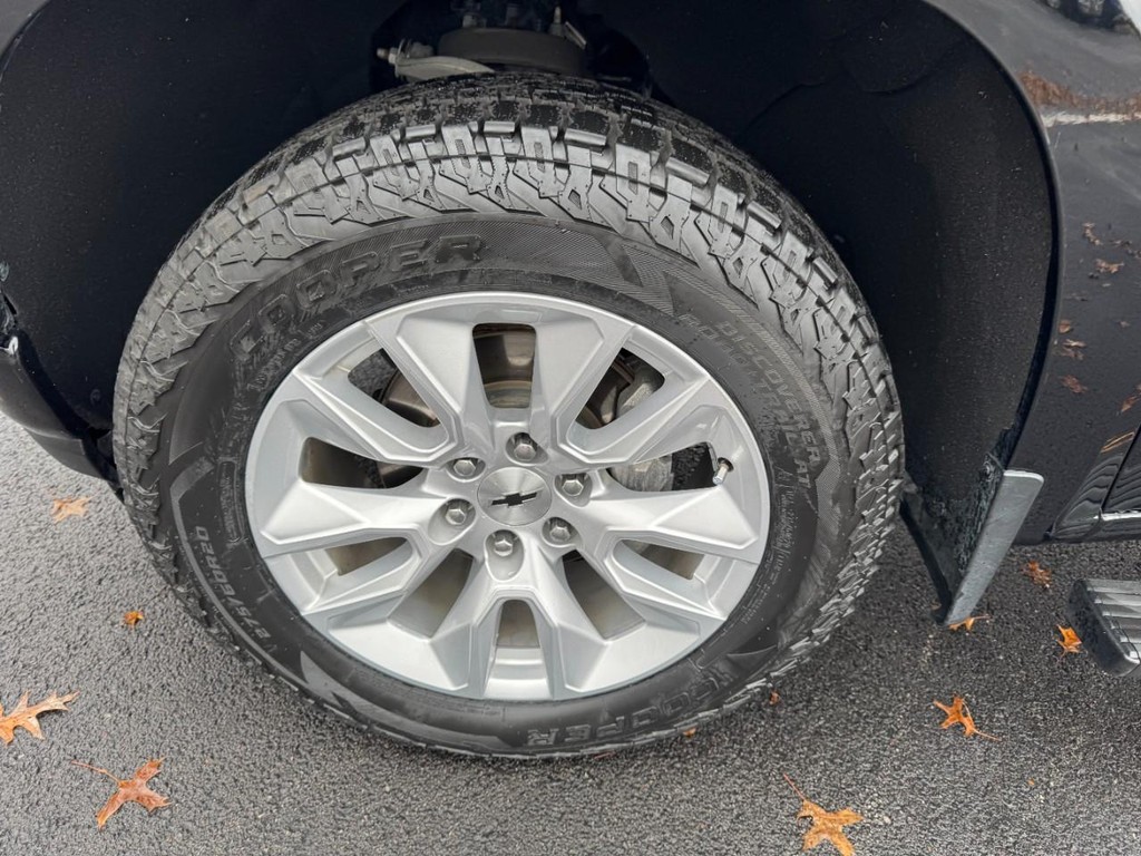 Chevrolet Silverado 1500 LTD Vehicle Full-screen Gallery Image 07