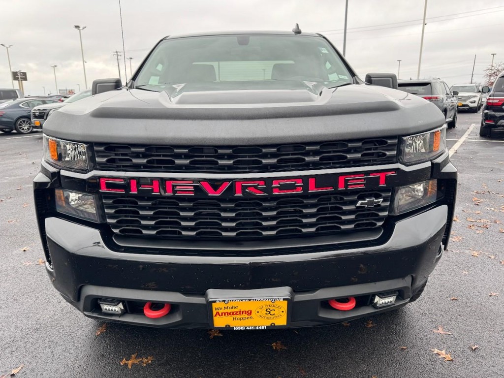 Chevrolet Silverado 1500 LTD Vehicle Full-screen Gallery Image 09