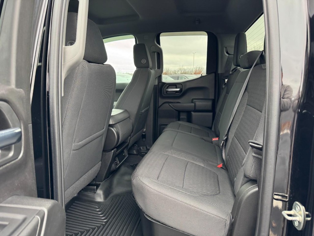 Chevrolet Silverado 1500 LTD Vehicle Full-screen Gallery Image 10