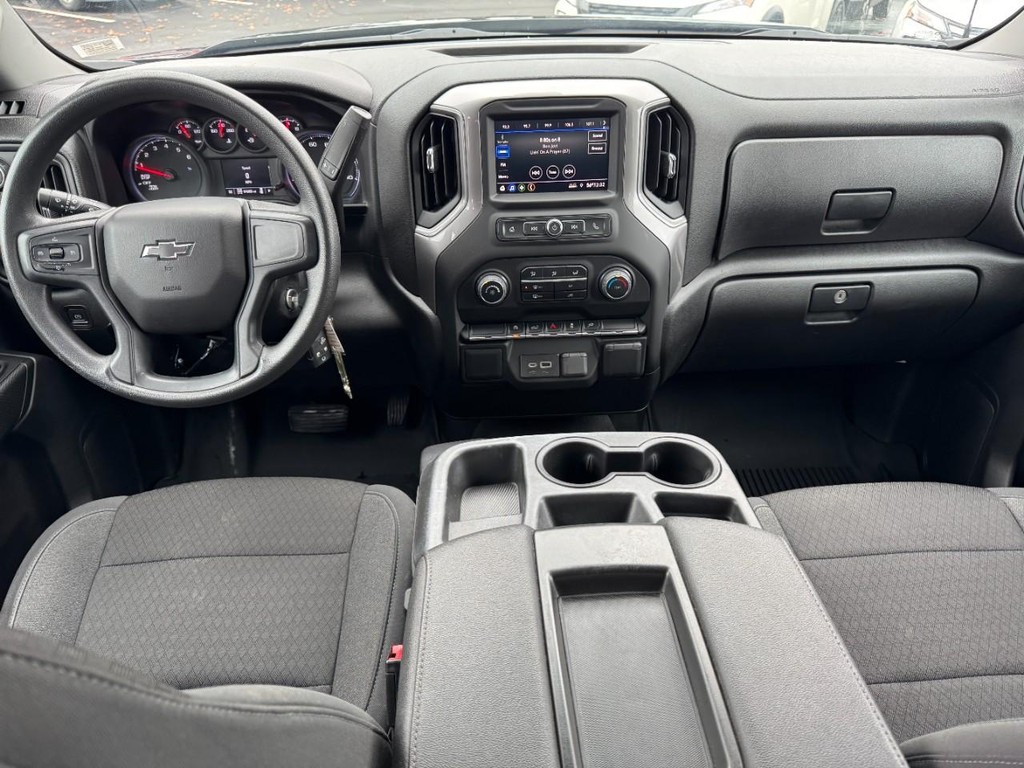 Chevrolet Silverado 1500 LTD Vehicle Full-screen Gallery Image 11