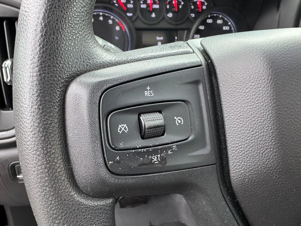 Chevrolet Silverado 1500 LTD Vehicle Full-screen Gallery Image 17