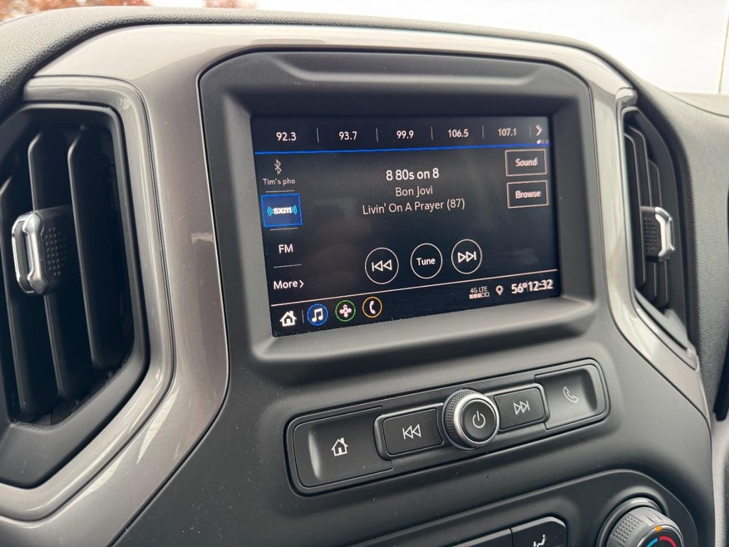 Chevrolet Silverado 1500 LTD Vehicle Full-screen Gallery Image 19