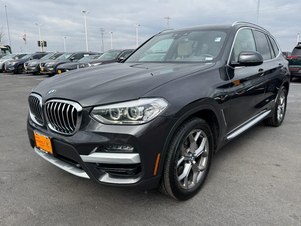 BMW X3 Vehicle Full-screen Gallery Image 08