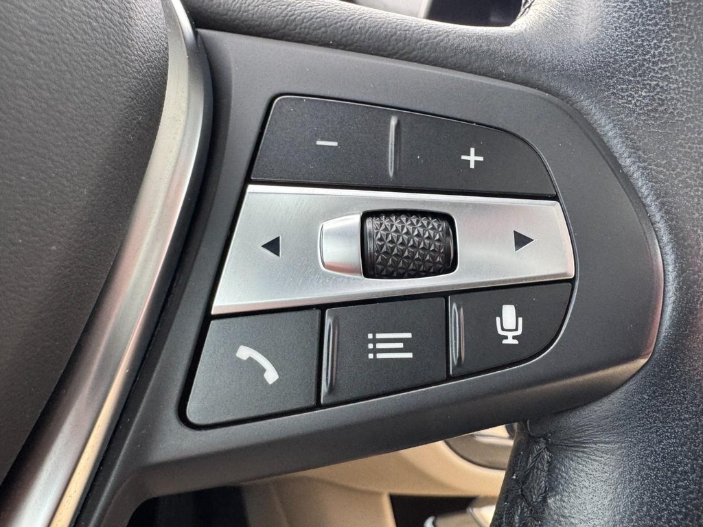 BMW X3 Vehicle Full-screen Gallery Image 19