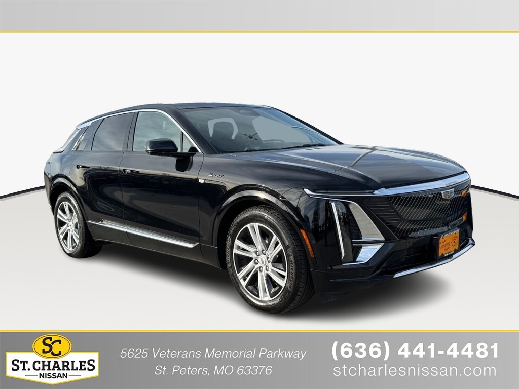 Cadillac LYRIQ Vehicle Full-screen Gallery Image 01