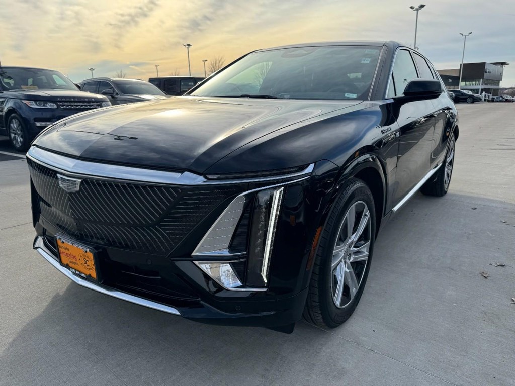 Cadillac LYRIQ Vehicle Full-screen Gallery Image 07