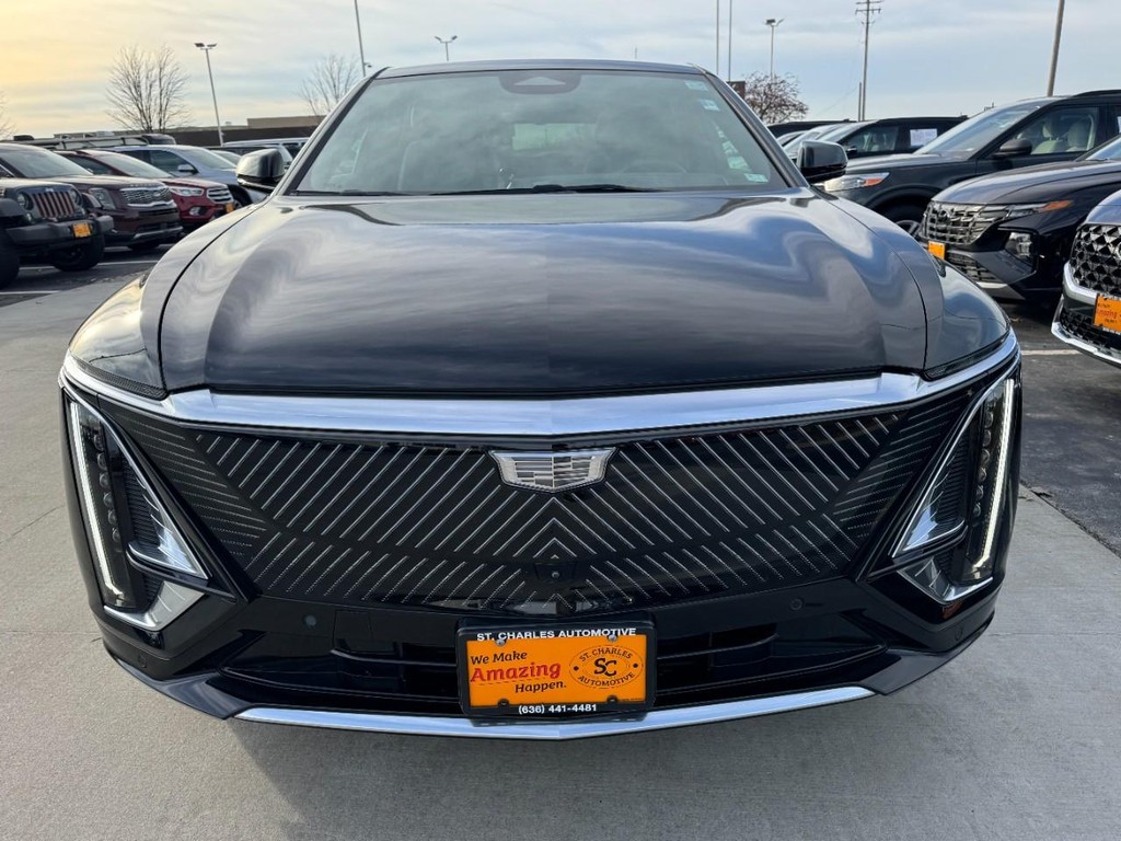 Cadillac LYRIQ Vehicle Full-screen Gallery Image 08