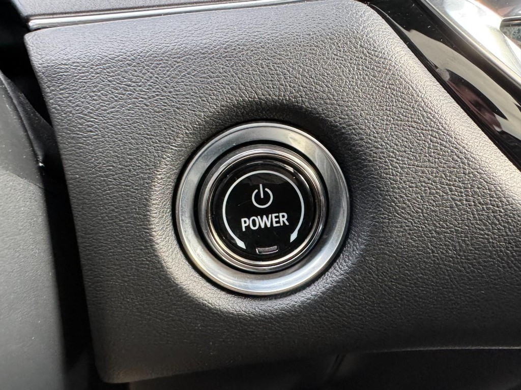 Cadillac LYRIQ Vehicle Full-screen Gallery Image 21