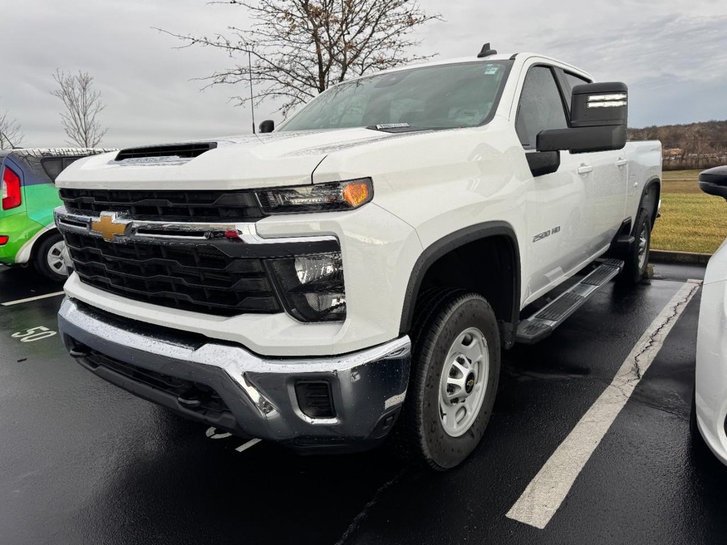 Chevrolet Silverado 2500HD Vehicle Full-screen Gallery Image 03