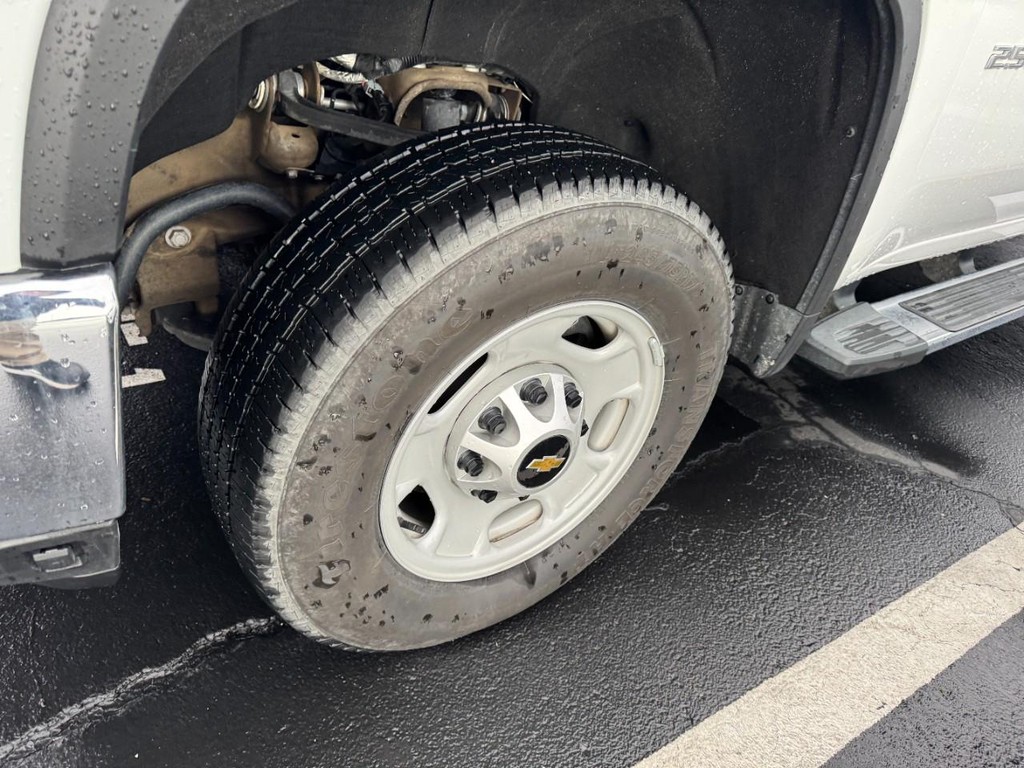 Chevrolet Silverado 2500HD Vehicle Full-screen Gallery Image 04