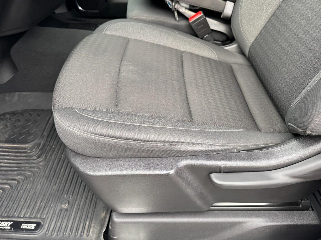 Chevrolet Silverado 2500HD Vehicle Full-screen Gallery Image 14