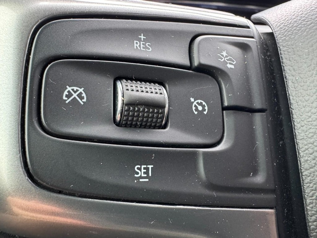 Chevrolet Silverado 2500HD Vehicle Full-screen Gallery Image 17