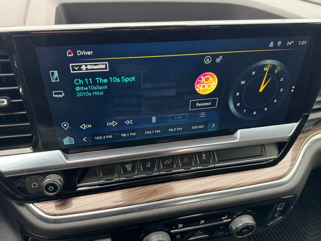 Chevrolet Silverado 2500HD Vehicle Full-screen Gallery Image 20