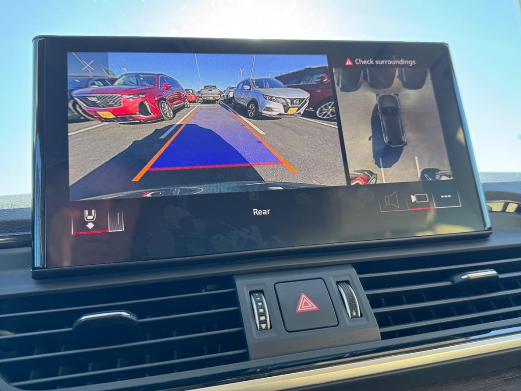 Audi Q5 Vehicle Full-screen Gallery Image 21