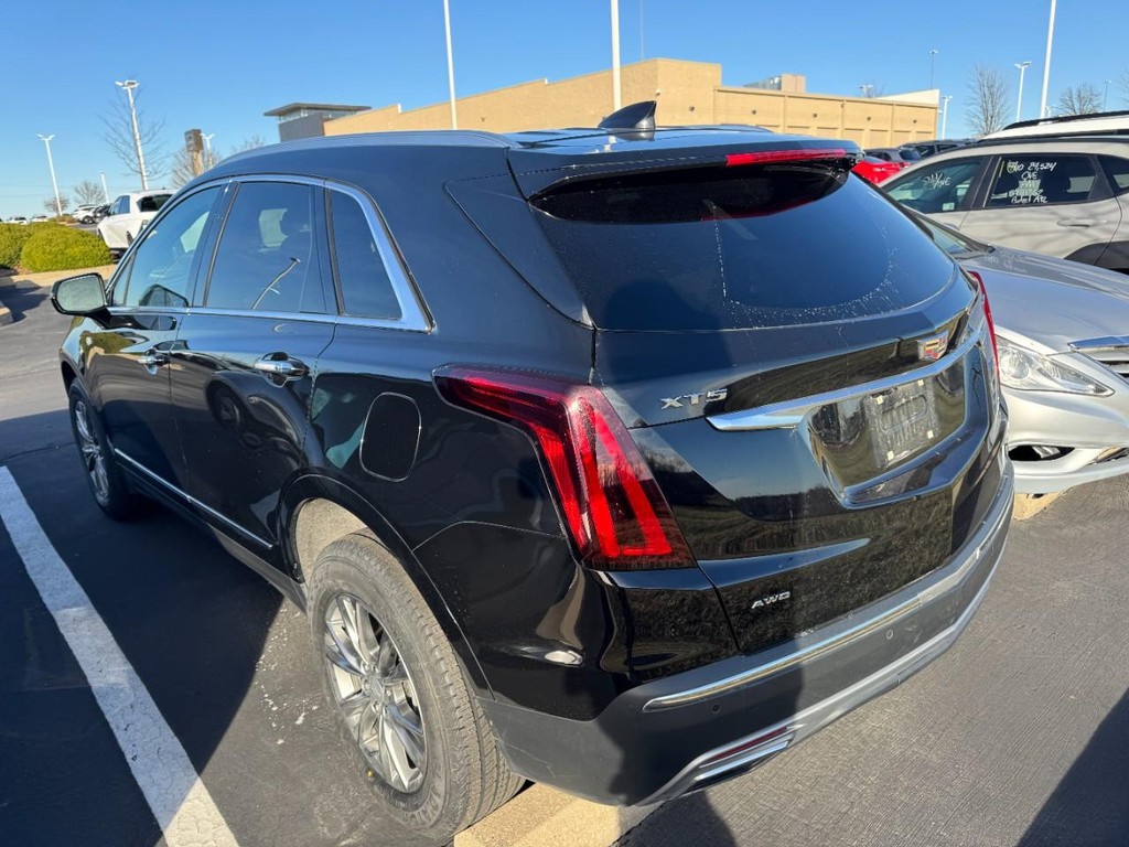 Cadillac XT5 Vehicle Full-screen Gallery Image 04