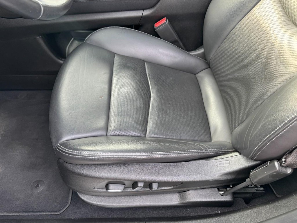 Cadillac XT5 Vehicle Full-screen Gallery Image 15