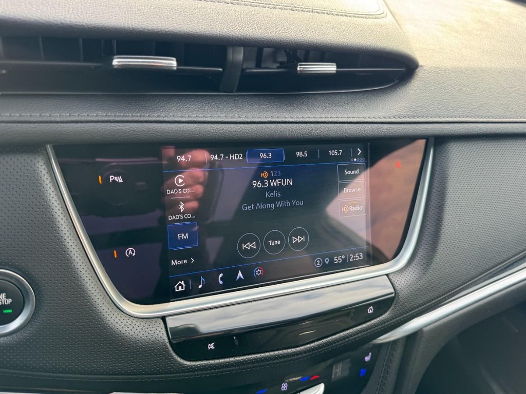 Cadillac XT5 Vehicle Full-screen Gallery Image 20