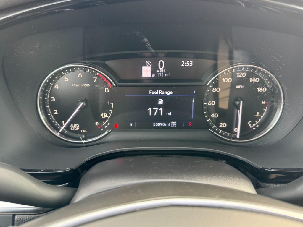 Cadillac XT5 Vehicle Full-screen Gallery Image 24