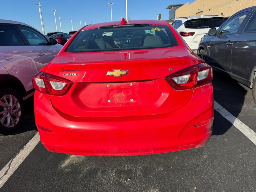 Chevrolet Cruze Vehicle Full-screen Gallery Image 03