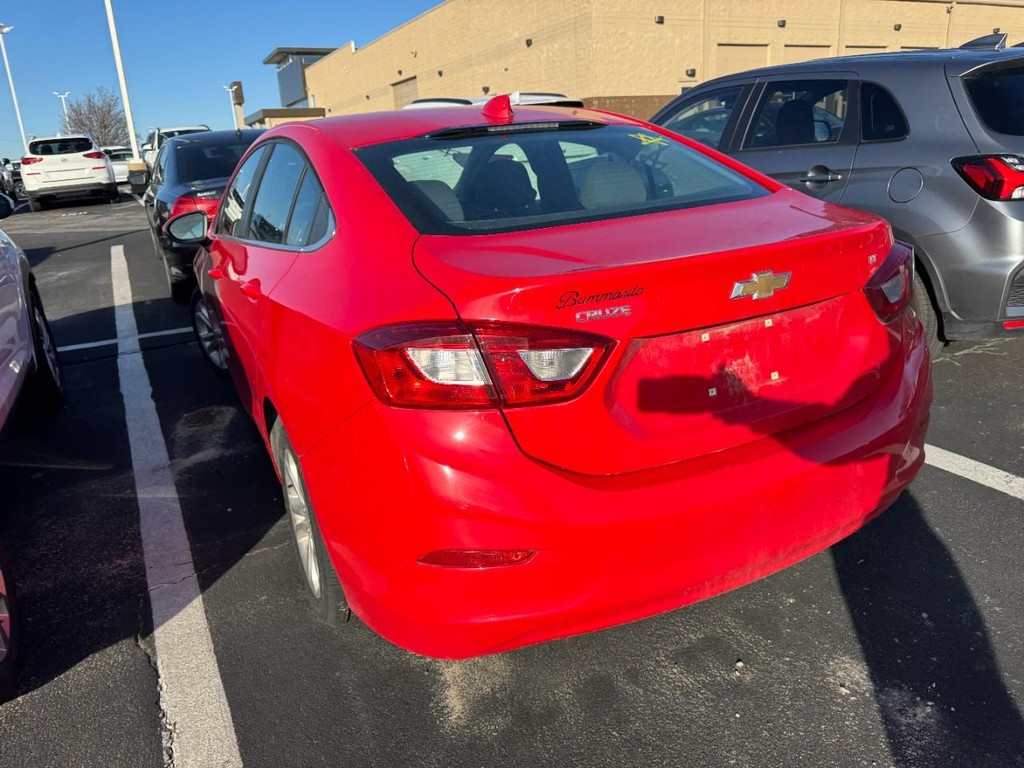 Chevrolet Cruze Vehicle Full-screen Gallery Image 04