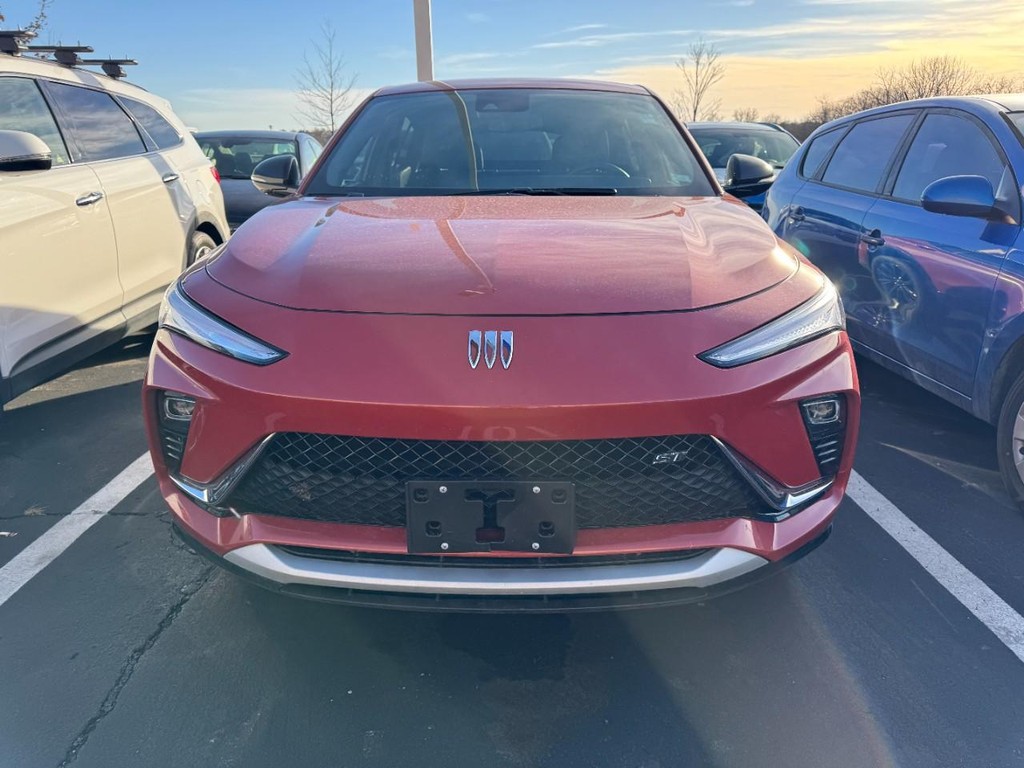 Buick Envista Vehicle Full-screen Gallery Image 02