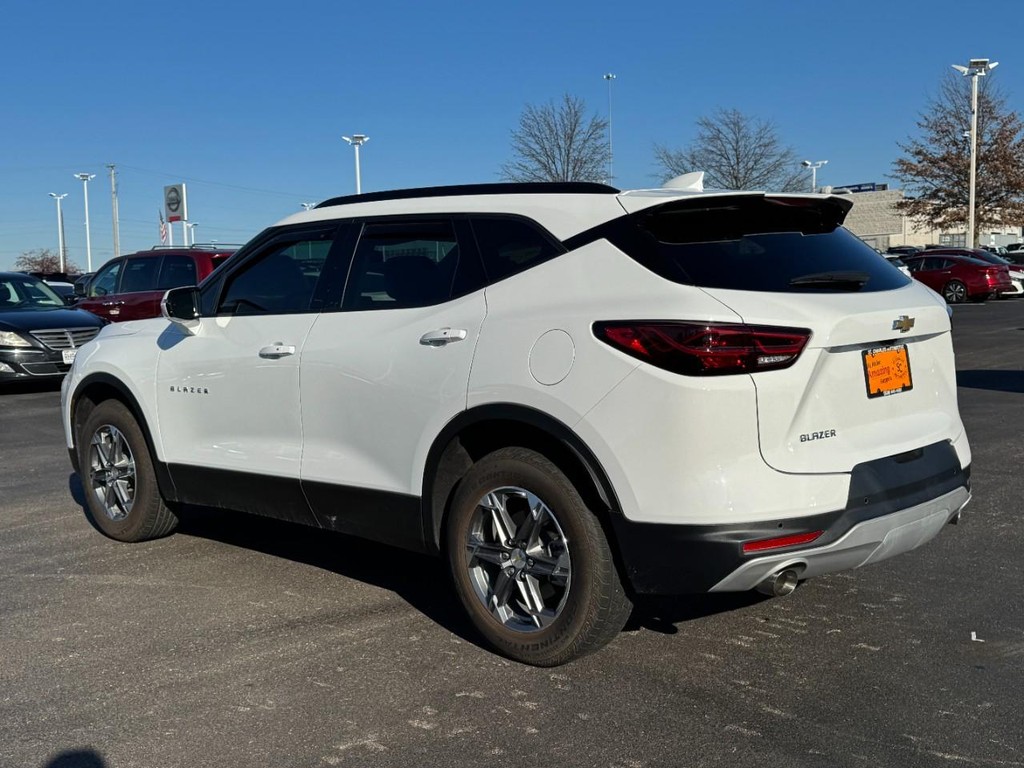 Chevrolet Blazer Vehicle Full-screen Gallery Image 05