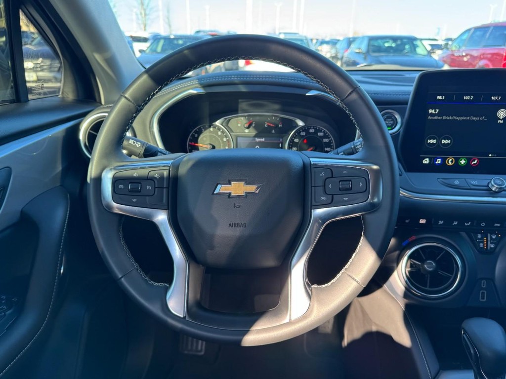 Chevrolet Blazer Vehicle Full-screen Gallery Image 12