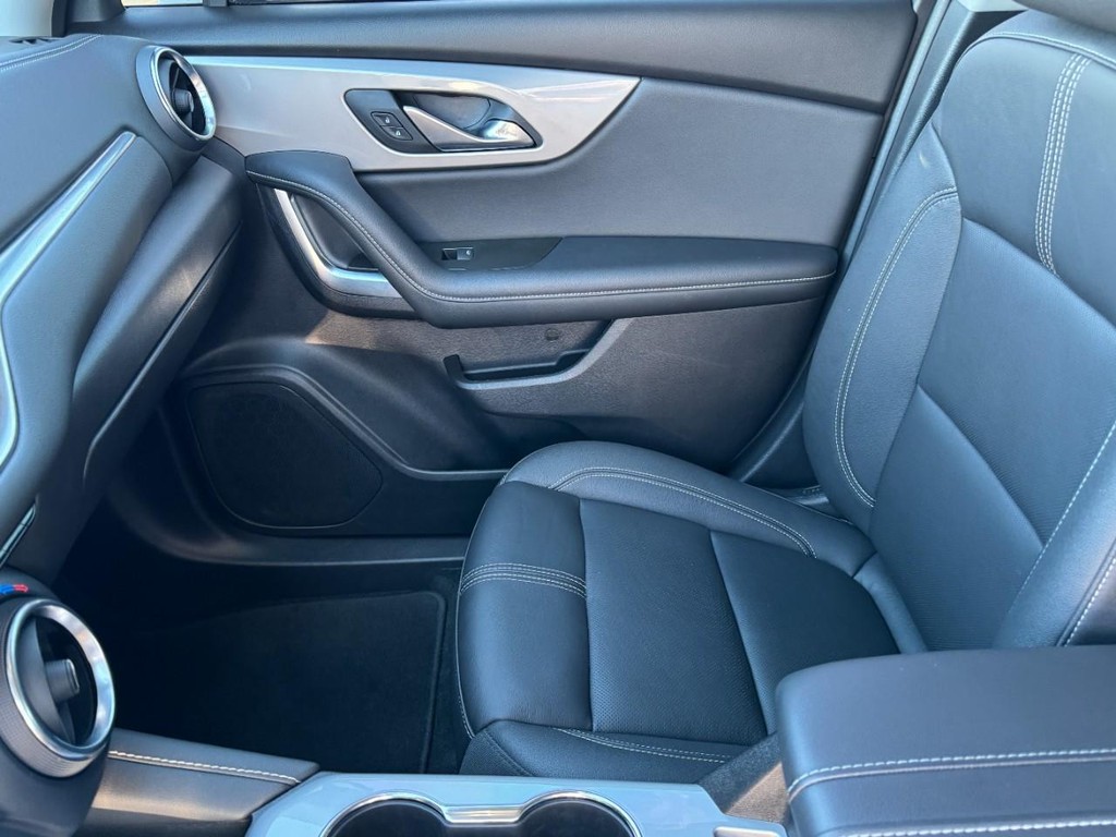 Chevrolet Blazer Vehicle Full-screen Gallery Image 13