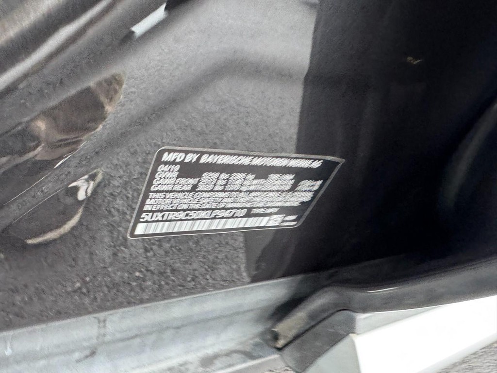 BMW X3 Vehicle Full-screen Gallery Image 25