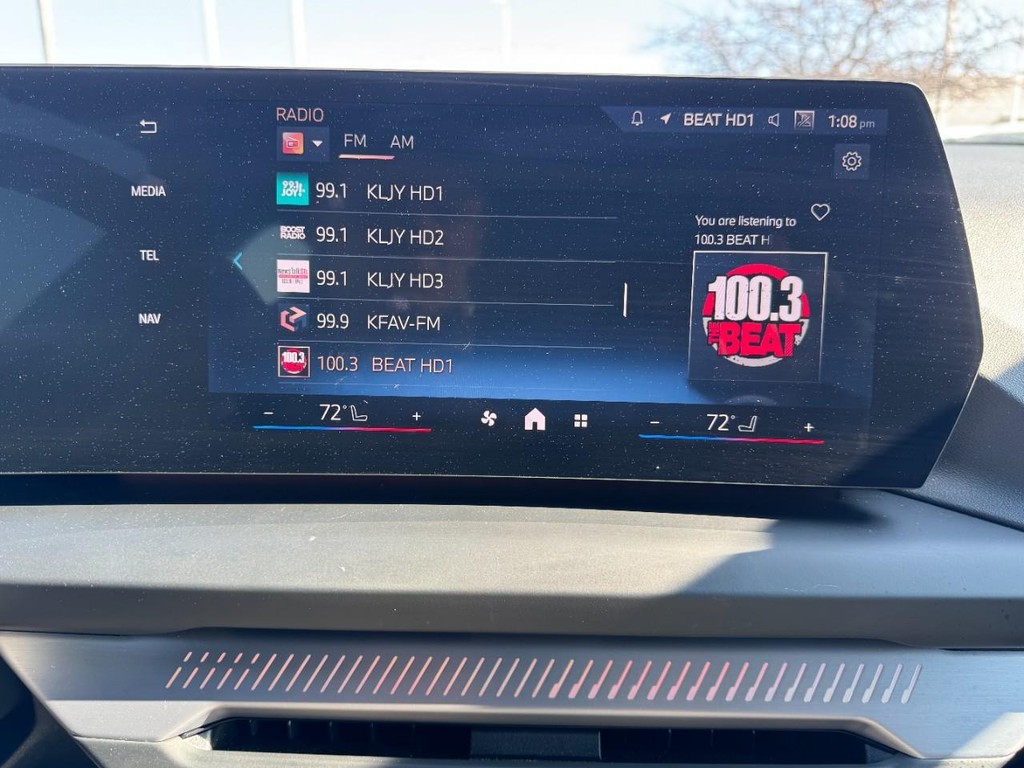 BMW 2 Series Vehicle Full-screen Gallery Image 19