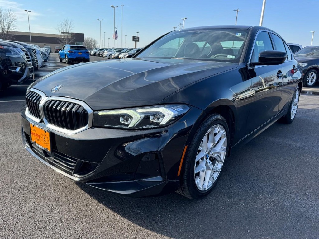 BMW 3 Series Vehicle Full-screen Gallery Image 08