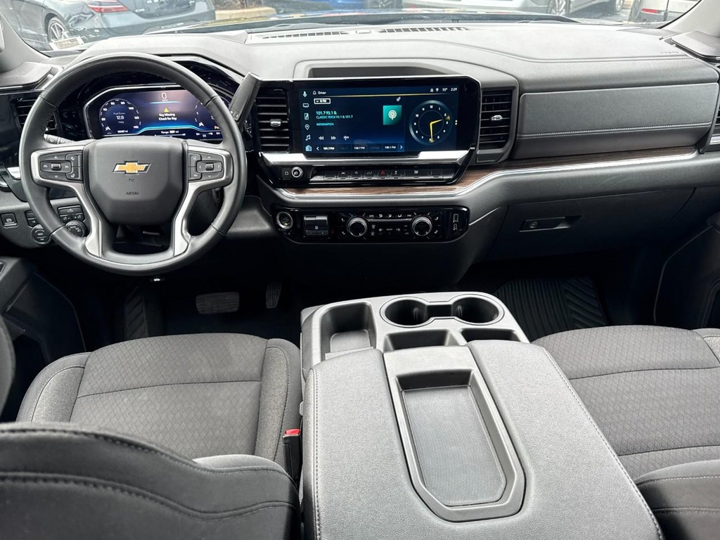 Chevrolet Silverado 1500 Vehicle Full-screen Gallery Image 11