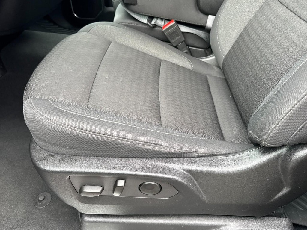Chevrolet Silverado 1500 Vehicle Full-screen Gallery Image 14