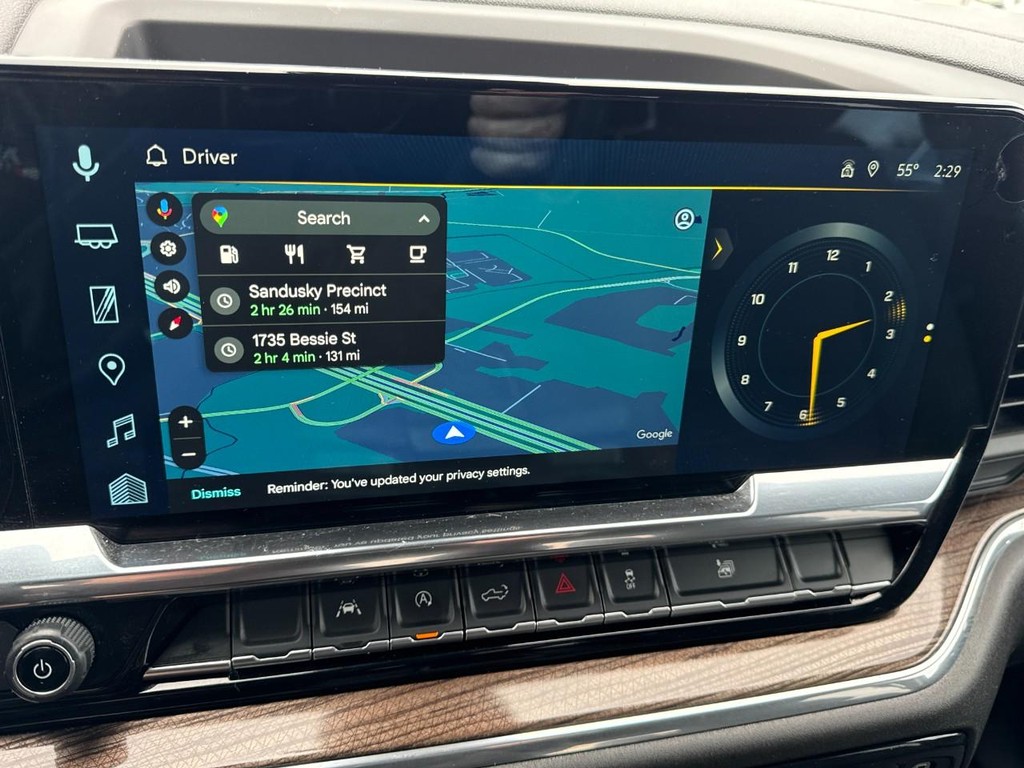 Chevrolet Silverado 1500 Vehicle Full-screen Gallery Image 21