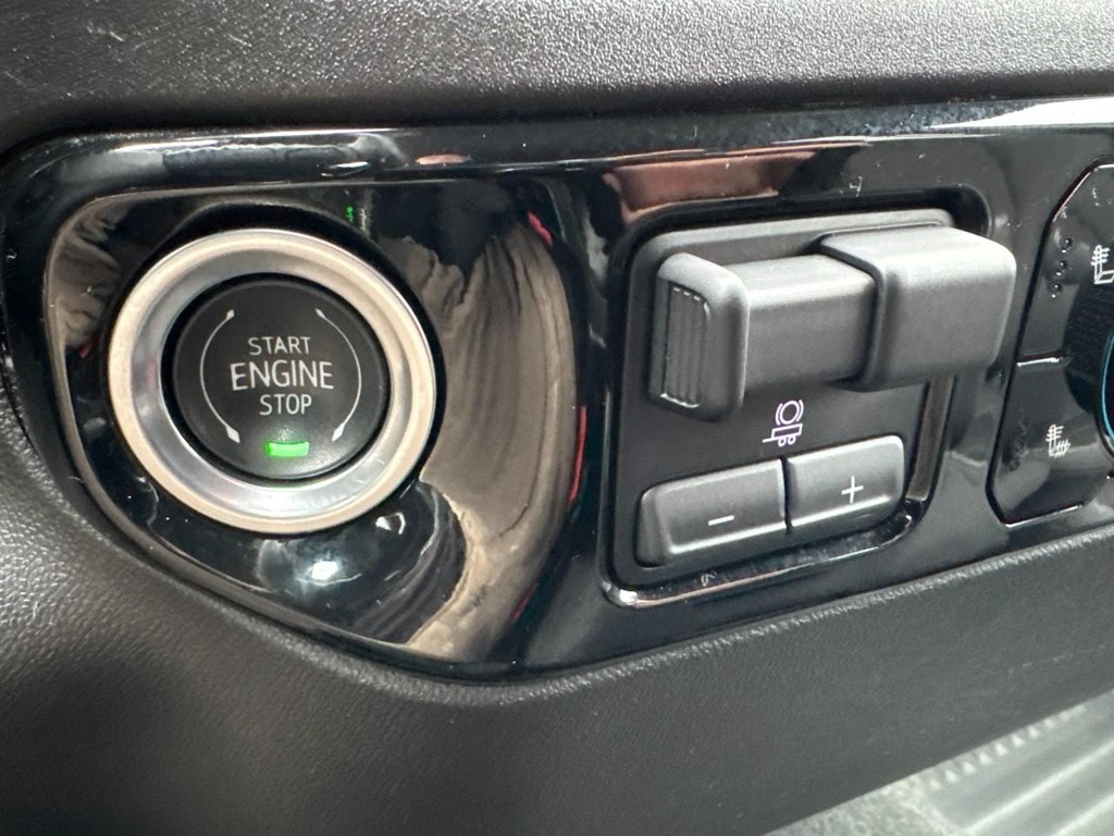 Chevrolet Silverado 1500 Vehicle Full-screen Gallery Image 23