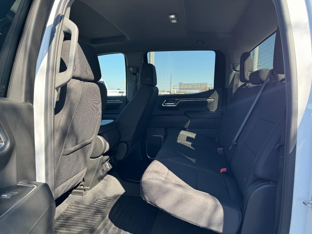 Chevrolet Silverado 1500 Vehicle Full-screen Gallery Image 10