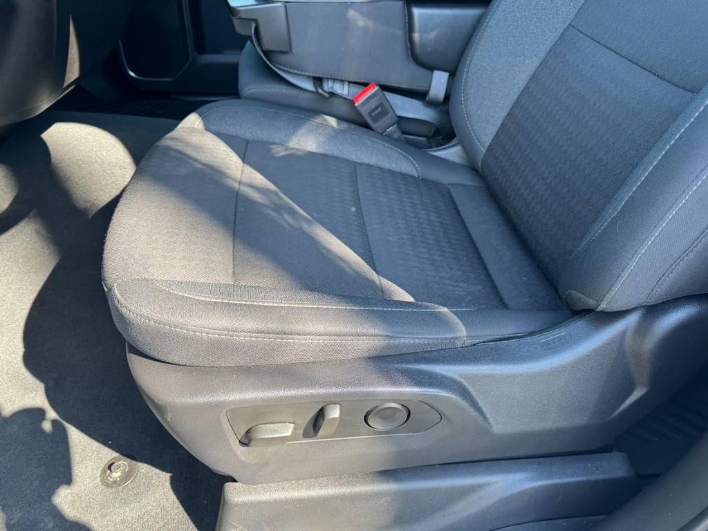 Chevrolet Silverado 1500 Vehicle Full-screen Gallery Image 14