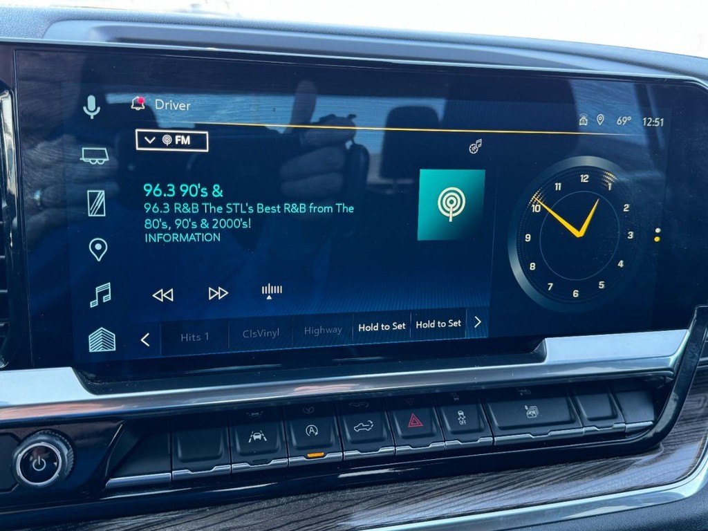 Chevrolet Silverado 1500 Vehicle Full-screen Gallery Image 20