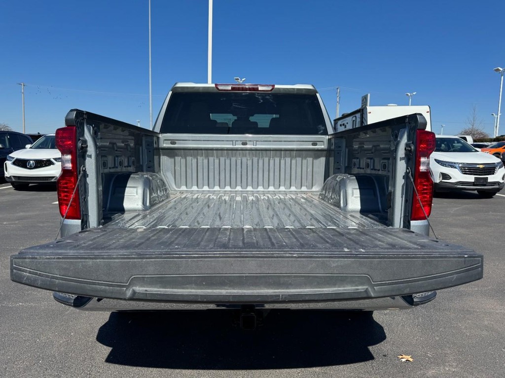 Chevrolet Silverado 1500 Vehicle Full-screen Gallery Image 06